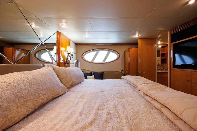 Slide: The Image of Lazzara 74 MOTOR YACHT 2007 - 7536601