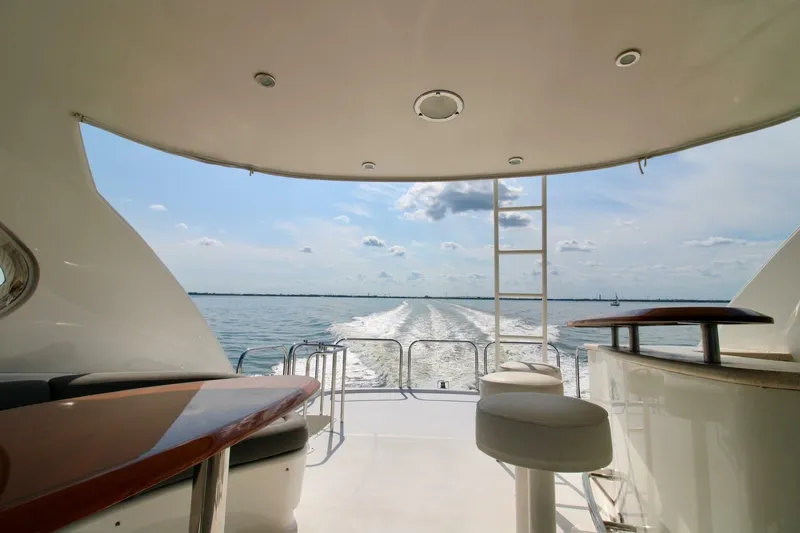 Slide: The Image of Lazzara 74 MOTOR YACHT 2007 - 7410098
