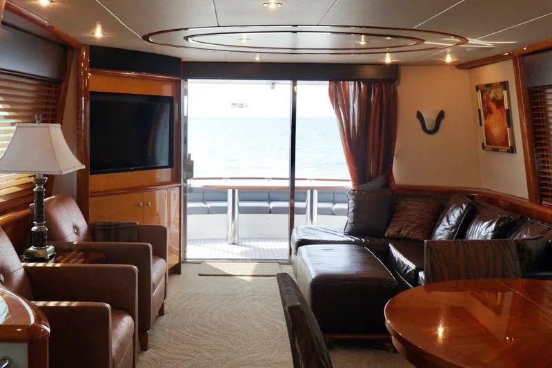 Slide: The Image of Lazzara 74 MOTOR YACHT 2007 - 7410048