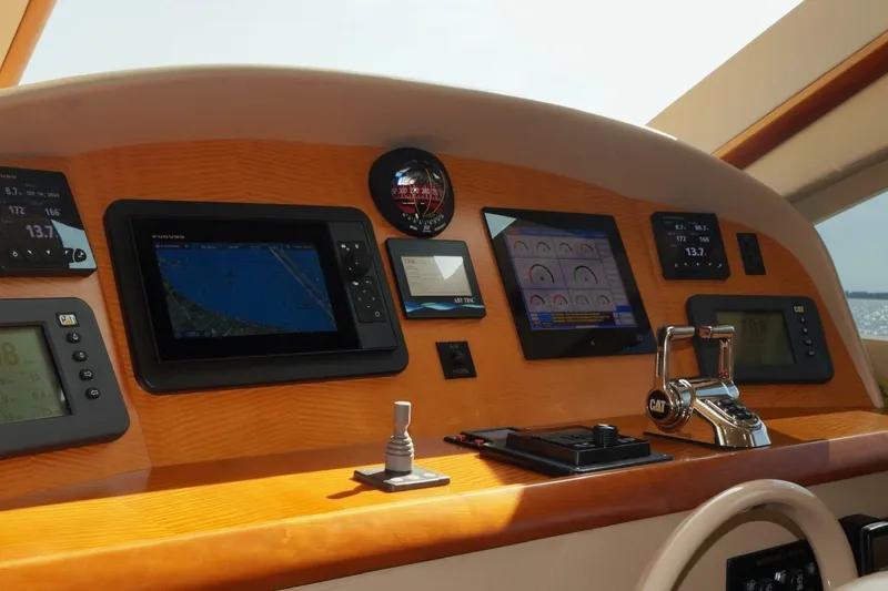 Slide: The Image of Lazzara 74 MOTOR YACHT 2007 - 7410092
