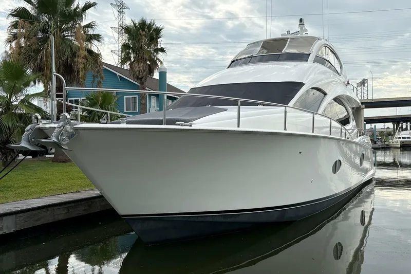 Slide: The Image of Lazzara 74 MOTOR YACHT 2007 - 7410203