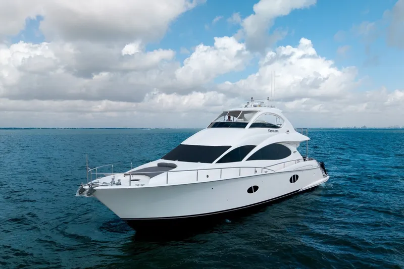 The Image of Lazzara 74 MOTOR YACHT 2007 - 7536524