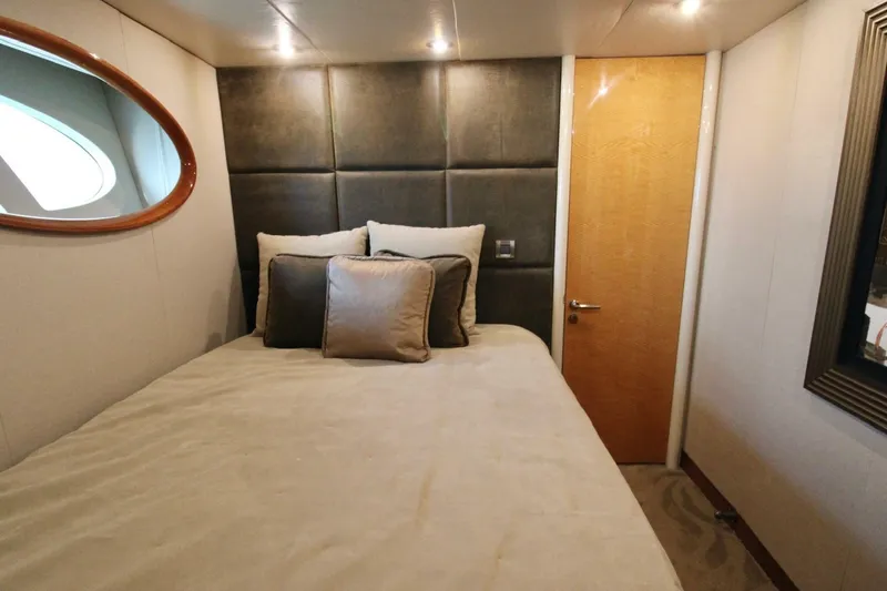 Slide: The Image of Lazzara 74 MOTOR YACHT 2007 - 7410140
