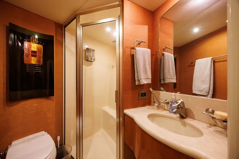 Slide: The Image of Lazzara 74 MOTOR YACHT 2007 - 7536639