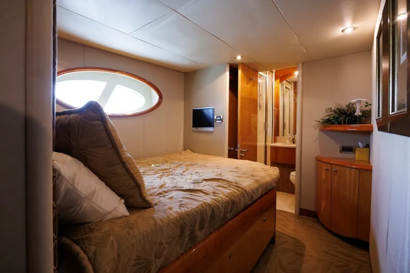 Slide: The Image of Lazzara 74 MOTOR YACHT 2007 - 7743957