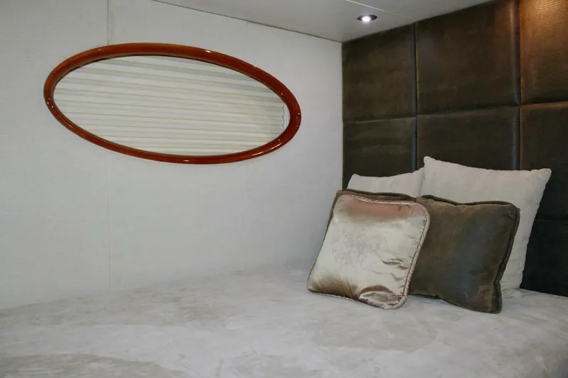Slide: The Image of Lazzara 74 MOTOR YACHT 2007 - 7410123