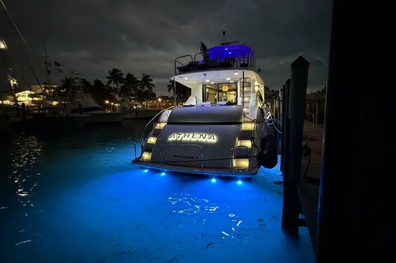 Slide: The Image of Lazzara 68 Motoryacht 2006 - 7391990