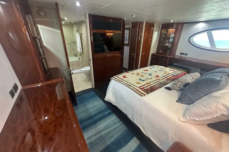 Slide: The Image of Lazzara 68 Motoryacht 2006 - 7392201