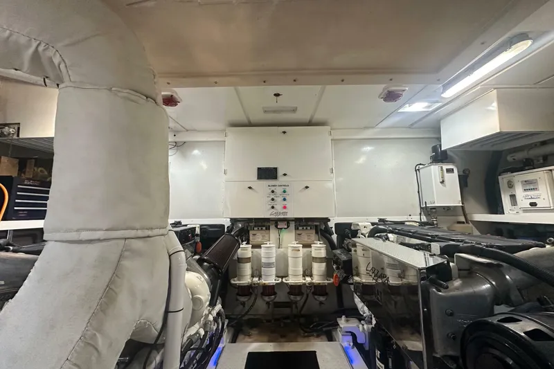 Slide: The Image of Lazzara 68 Motoryacht 2006 - 7392261