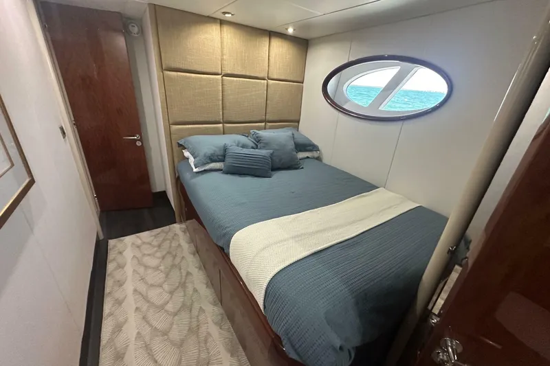 Slide: The Image of Lazzara 68 Motoryacht 2006 - 7392173