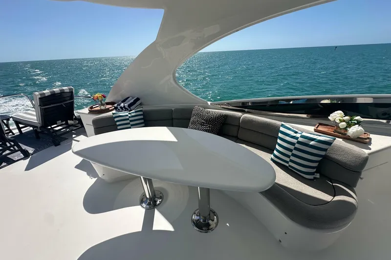 Slide: The Image of Lazzara 68 Motoryacht 2006 - 7392038