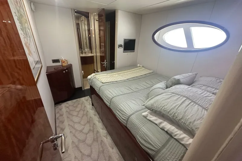 Slide: The Image of Lazzara 68 Motoryacht 2006 - 7392214