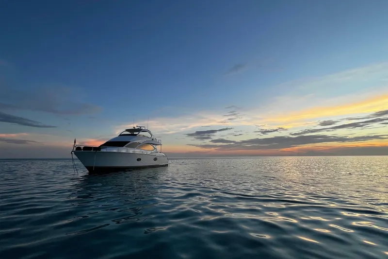 Slide: The Image of Lazzara 68 Motoryacht 2006 - 7391986