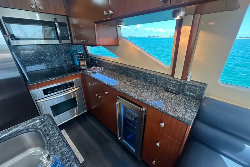 Slide: The Image of Lazzara 68 Motoryacht 2006 - 7392119