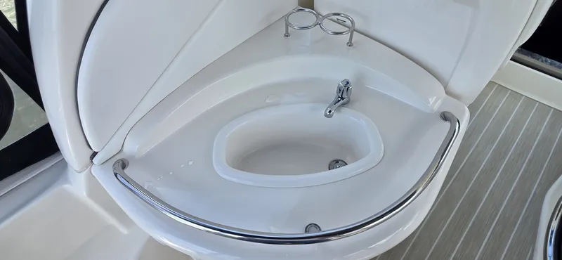 Slide: The Image of Sea Ray 340 Sundancer 2006 - 7453626