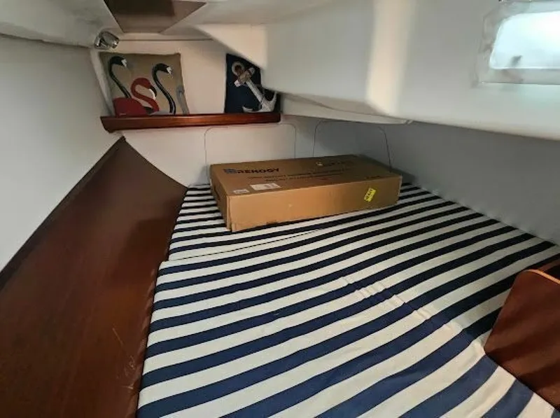 Slide: The Image of Beneteau Oceanis Clipper 331 2004 - 7240168