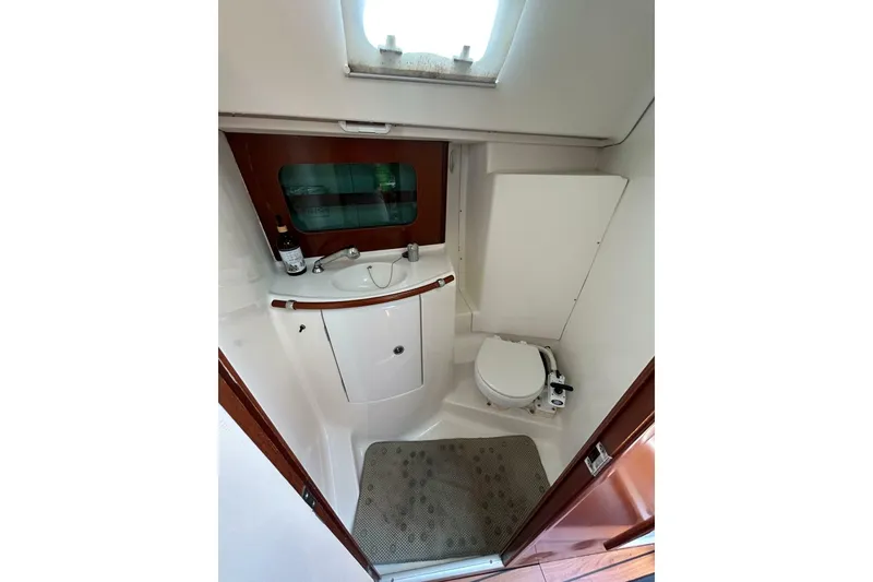 Slide: The Image of Beneteau Oceanis Clipper 331 2004 - 7240245