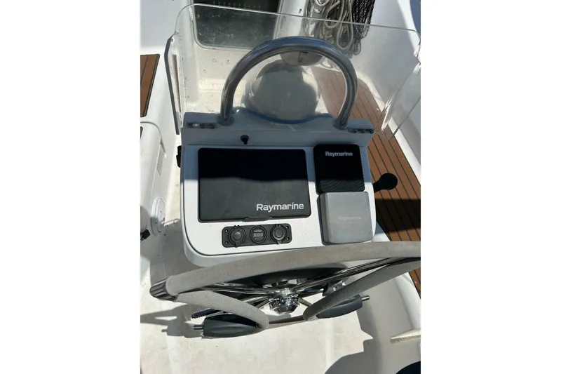 Slide: The Image of Beneteau Oceanis Clipper 331 2004 - 7240200