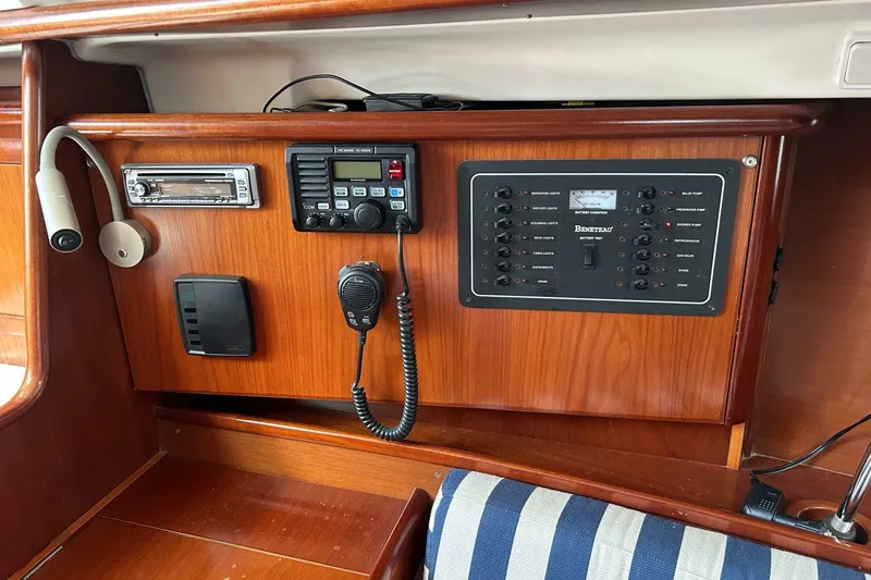 Slide: The Image of Beneteau Oceanis Clipper 331 2004 - 7240230