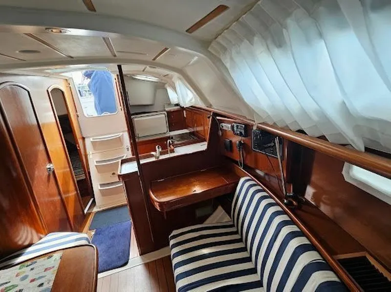 Slide: The Image of Beneteau Oceanis Clipper 331 2004 - 7240164