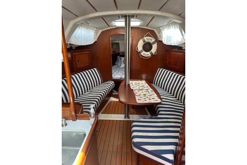 Slide: The Image of Beneteau Oceanis Clipper 331 2004 - 7240251