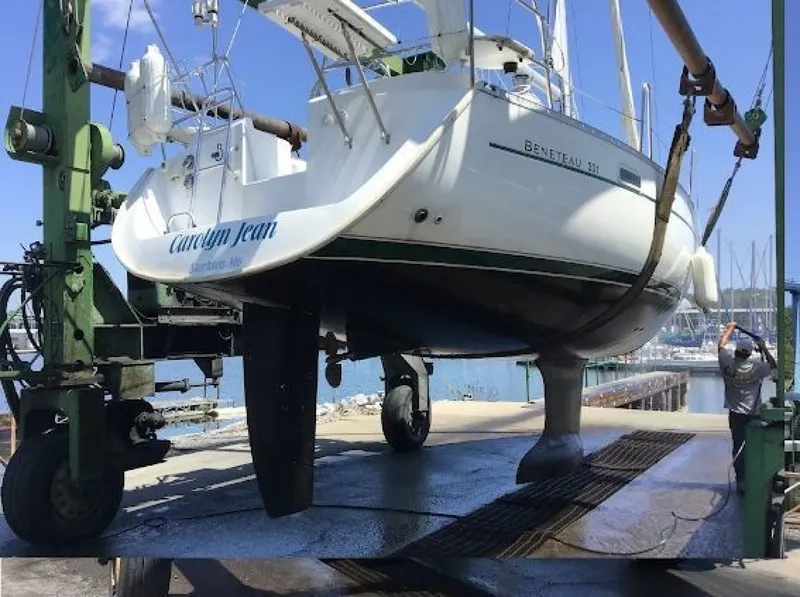 Slide: The Image of Beneteau Oceanis Clipper 331 2004 - 7240135
