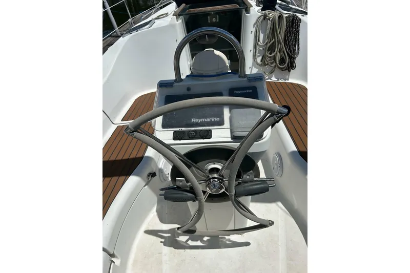 Slide: The Image of Beneteau Oceanis Clipper 331 2004 - 7240190