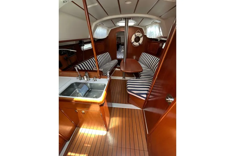 Slide: The Image of Beneteau Oceanis Clipper 331 2004 - 7240213