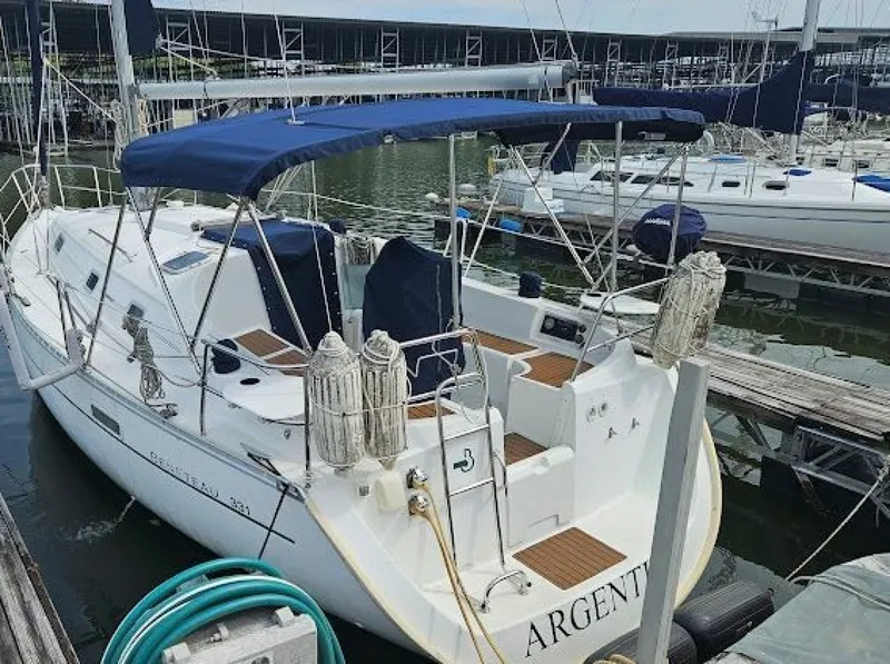 Slide: The Image of Beneteau Oceanis Clipper 331 2004 - 7240129