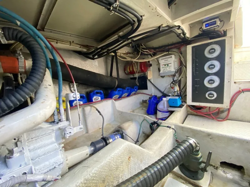 Slide: The Image of Bayliner 3988 Motoryacht 2001 - 7241943