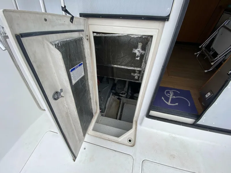 Slide: The Image of Bayliner 3988 Motoryacht 2001 - 7241928