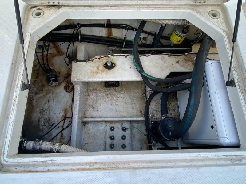 Slide: The Image of Bayliner 3988 Motoryacht 2001 - 7242024