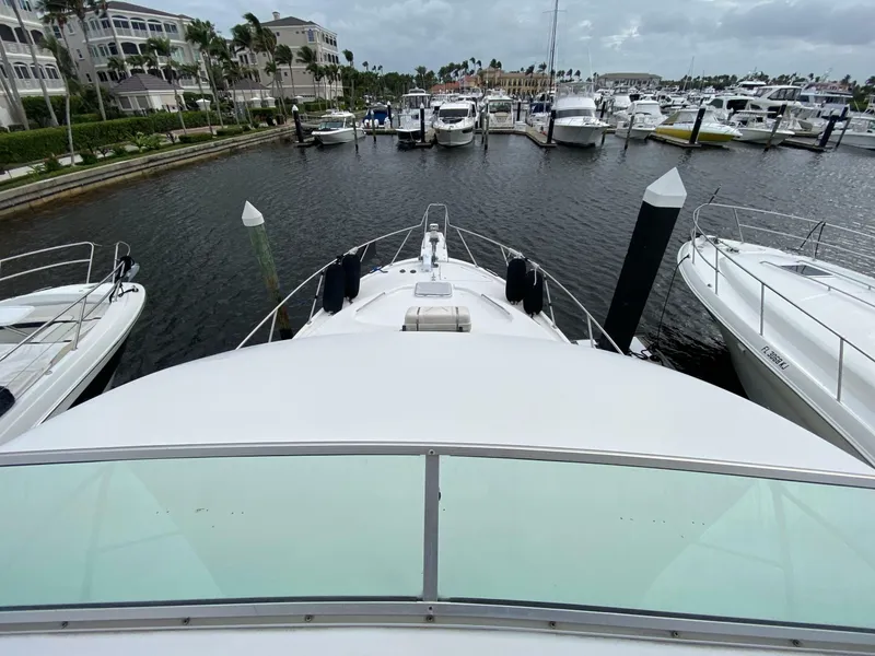Slide: The Image of Bayliner 3988 Motoryacht 2001 - 7241986
