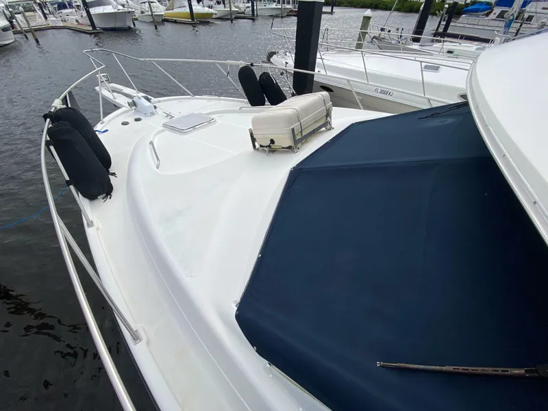 Slide: The Image of Bayliner 3988 Motoryacht 2001 - 7241990