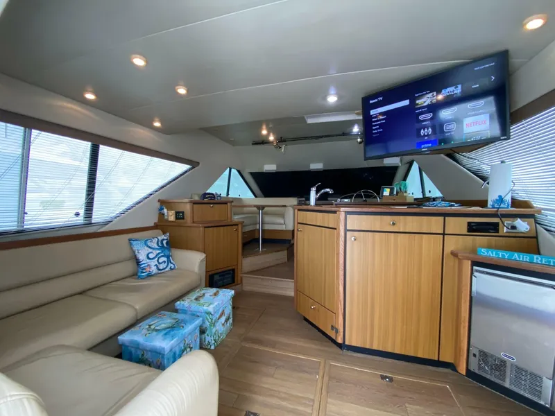 Slide: The Image of Bayliner 3988 Motoryacht 2001 - 7241823