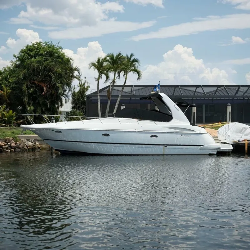 The Image of Cruisers 3672 Express 2001 - 7242067