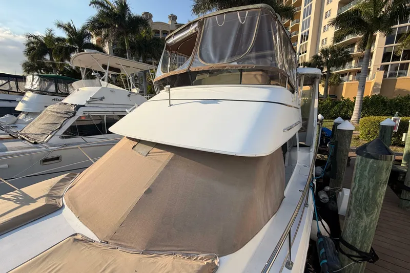 Slide: The Image of Carver Yachts 356 Aft Cabin Motor Yacht 2000 - 7242660