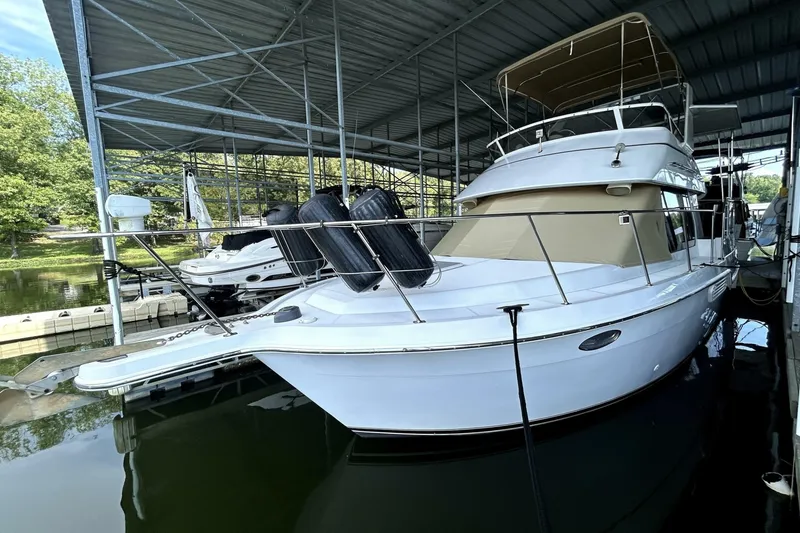 The Image of Carver Yachts 326 Aft Cabin Motor Yacht 1999 - 6962670
