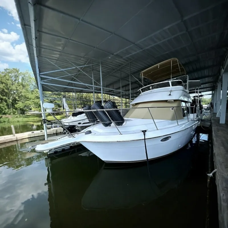The Image of Carver Yachts 326 Aft Cabin Motor Yacht 1999 - 7243023