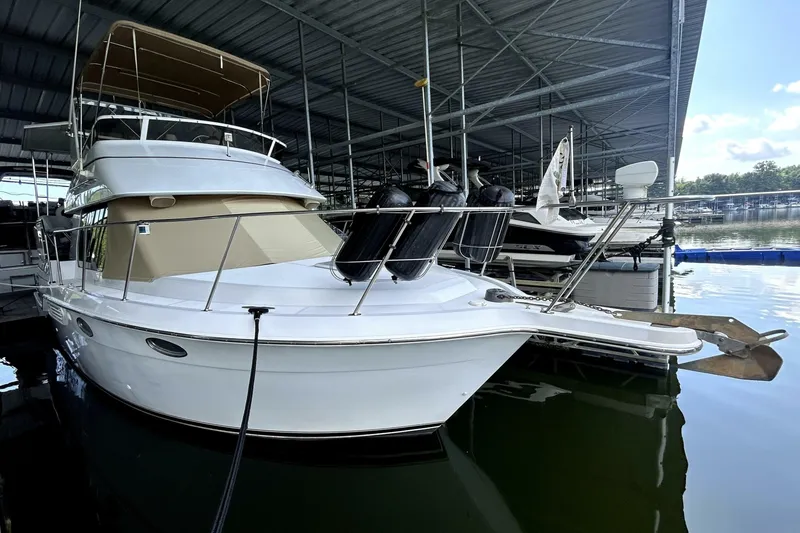 Slide: The Image of Carver Yachts 326 Aft Cabin Motor Yacht 1999 - 7394424