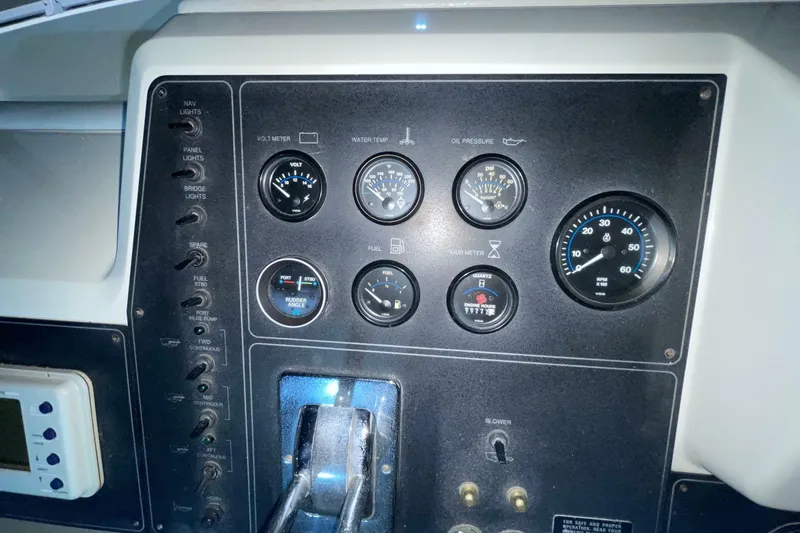 Slide: The Image of Carver Yachts 370 Aft Cabin Motor Yacht 1994 - 7244582