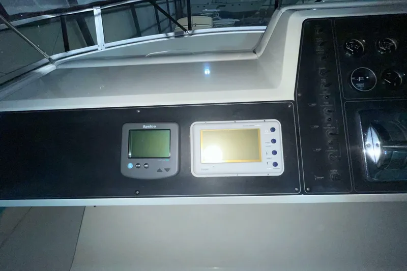 Slide: The Image of Carver Yachts 370 Aft Cabin Motor Yacht 1994 - 7244599