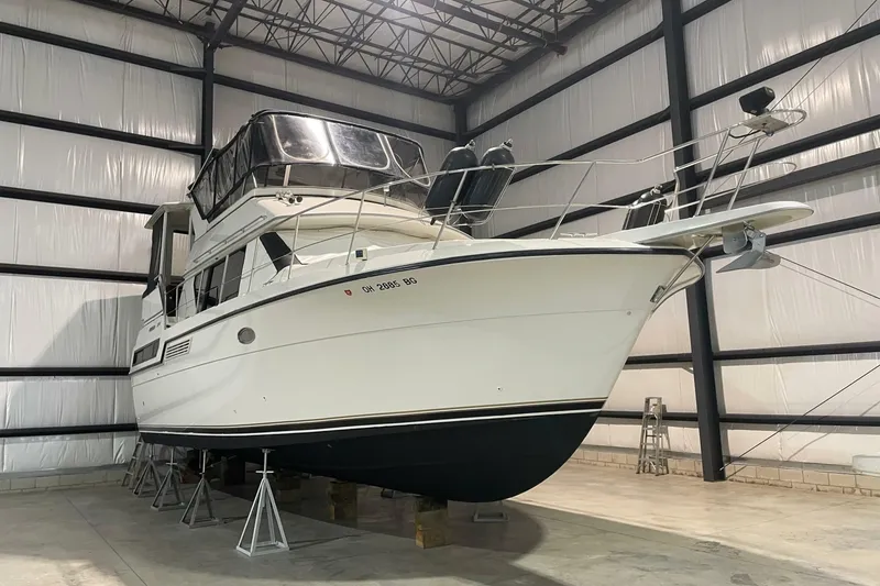 Slide: The Image of Carver Yachts 370 Aft Cabin Motor Yacht 1994 - 7244514