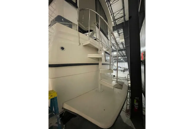 Slide: The Image of Carver Yachts 370 Aft Cabin Motor Yacht 1994 - 7244537