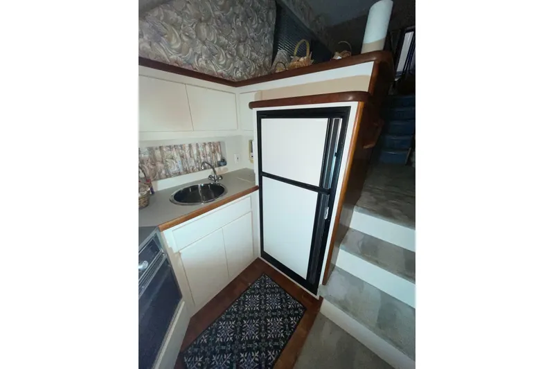 Slide: The Image of Carver Yachts 370 Aft Cabin Motor Yacht 1994 - 7244658