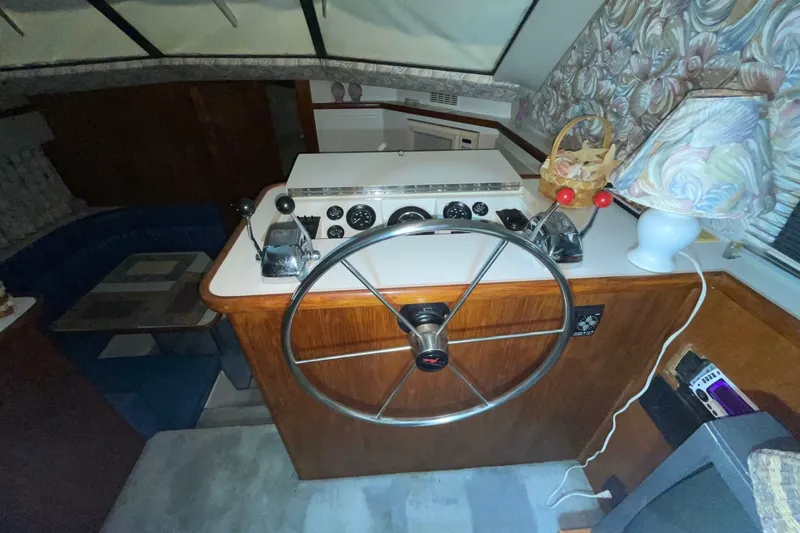 Slide: The Image of Carver Yachts 370 Aft Cabin Motor Yacht 1994 - 7244668