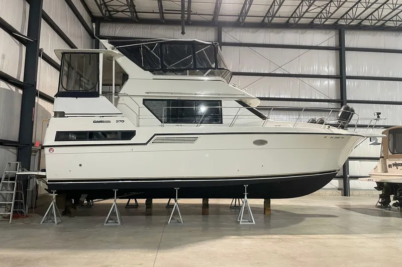 The Image of Carver Yachts 370 Aft Cabin Motor Yacht 1994 - 6988840