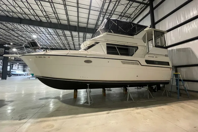 Slide: The Image of Carver Yachts 370 Aft Cabin Motor Yacht 1994 - 7244530