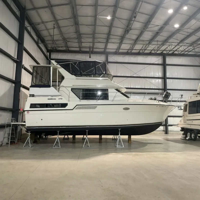 The Image of Carver Yachts 370 Aft Cabin Motor Yacht 1994 - 7244510