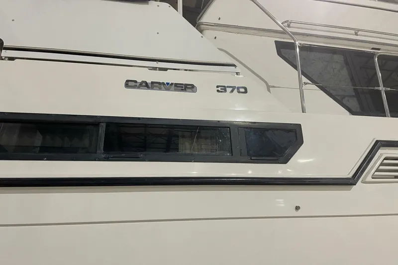 Slide: The Image of Carver Yachts 370 Aft Cabin Motor Yacht 1994 - 7244522